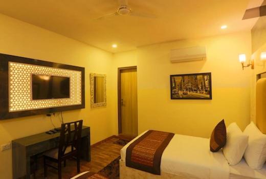 Hotel Plazzo Új-Delhi Kültér fotó