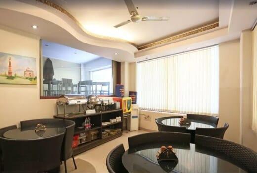 Hotel Plazzo Új-Delhi Kültér fotó